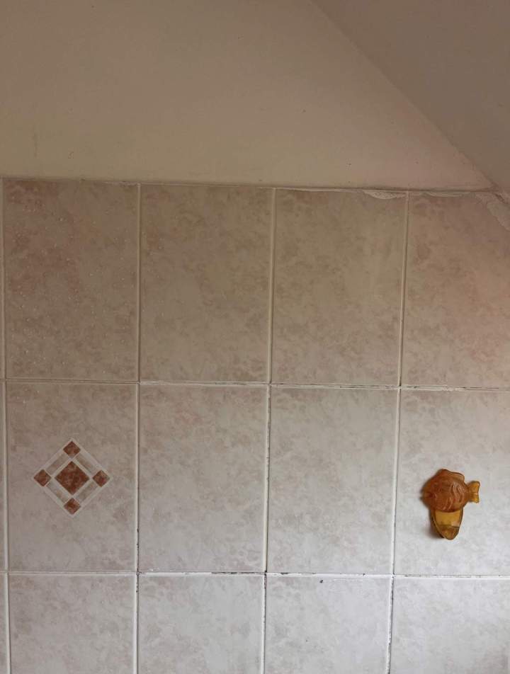 Carrelage salle de bains après nettoyage La Réunion