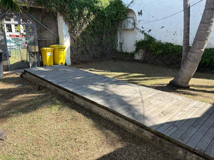 Chemin d'accès terrasse bois La Réunion
